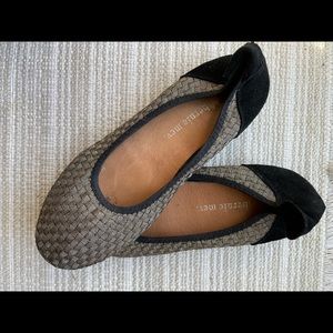 BM Bernie Mev gold and black shoes size 9